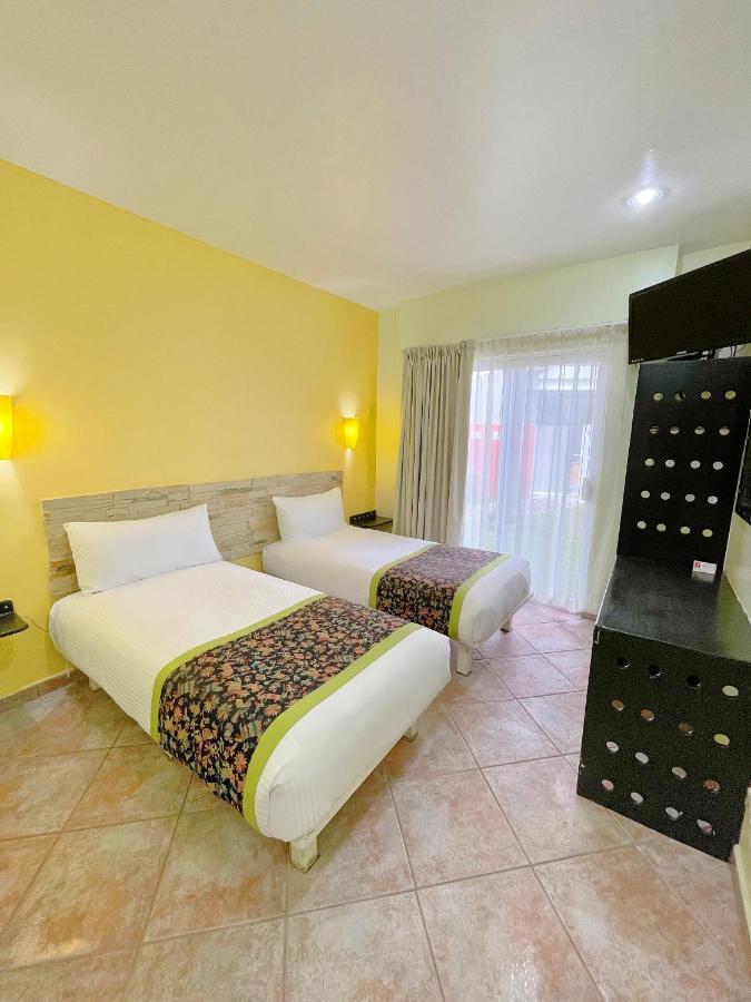 Seven Crown Express & Suites By Kavia Cabo San Lucas Zewnętrze zdjęcie