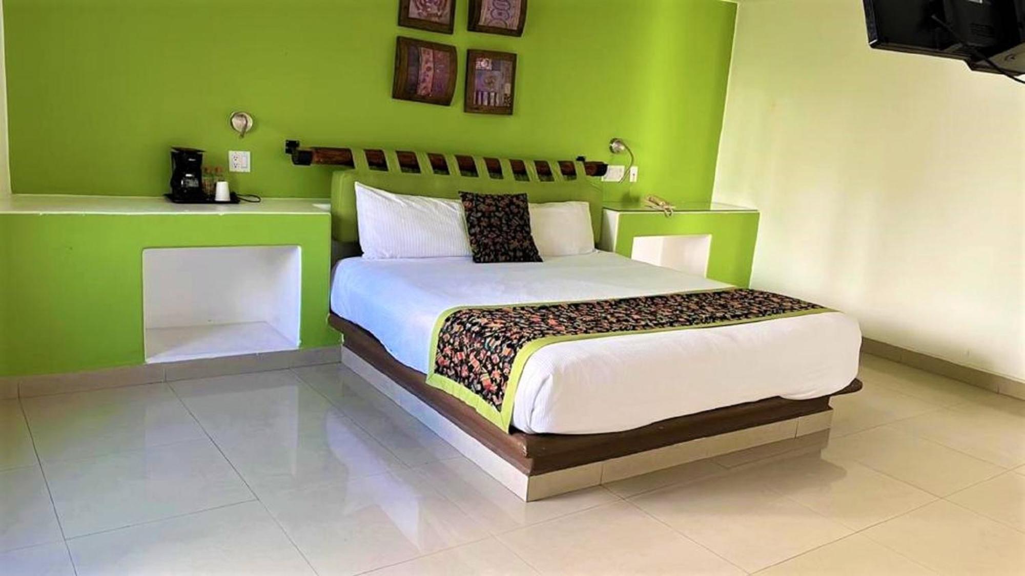 Seven Crown Express & Suites By Kavia Cabo San Lucas Zewnętrze zdjęcie