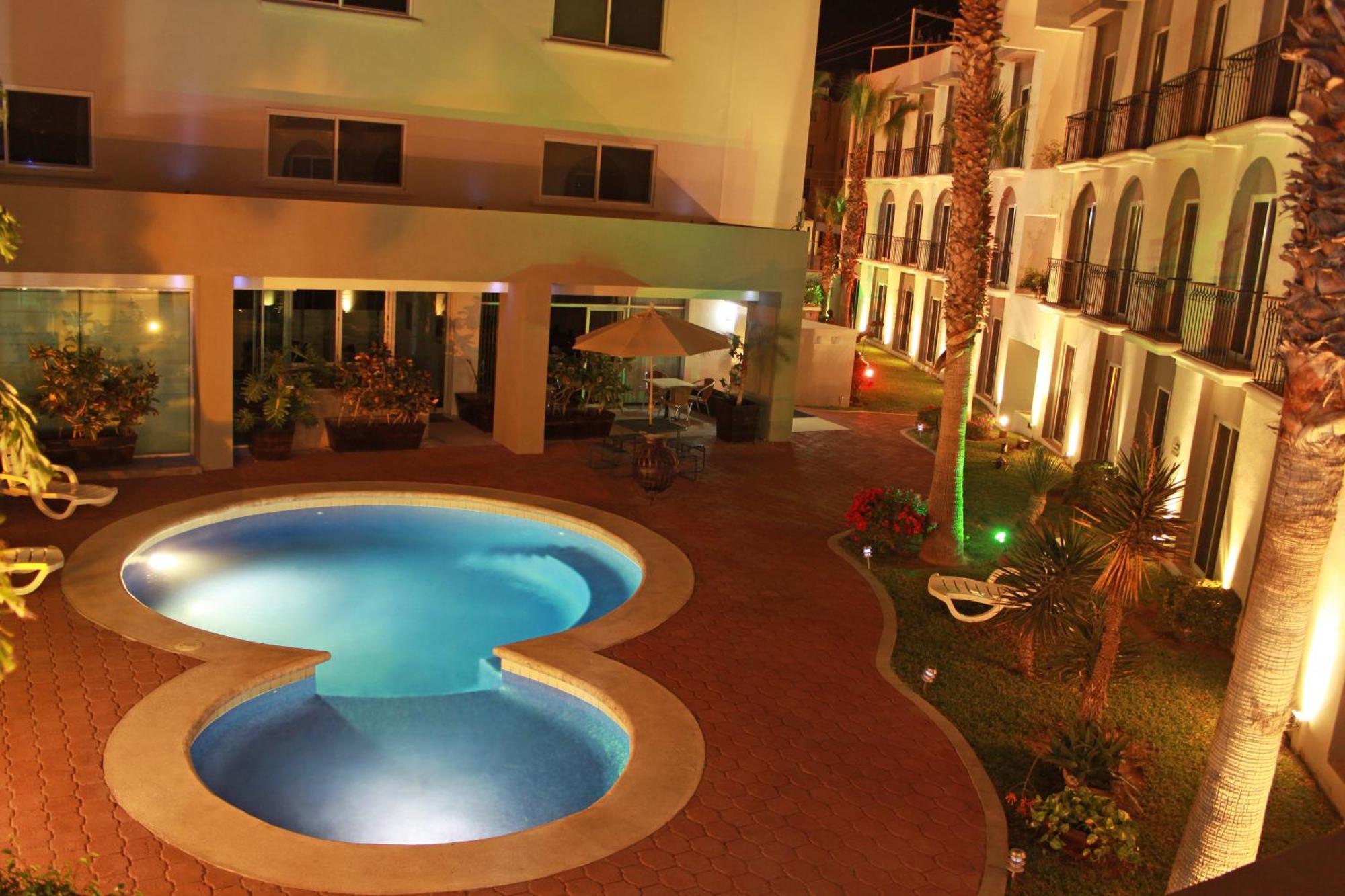 Seven Crown Express & Suites By Kavia Cabo San Lucas Zewnętrze zdjęcie